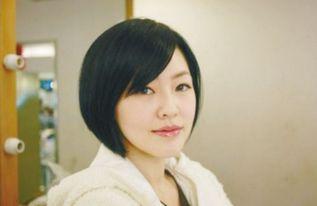 娱乐吃瓜酱妈妈女儿视频,视频记录家庭幸福时光